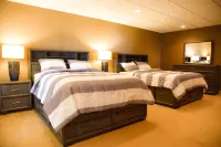 Private Lakefront Log House with Boat Dock