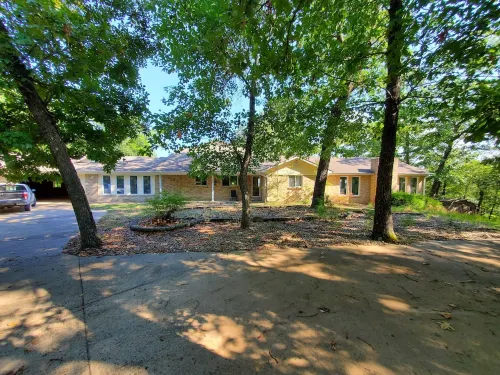 KINGSVIEW - Private Lakefront Acreage-Magnificent Lakeview-4200 Sq Ft Luxury!!!!