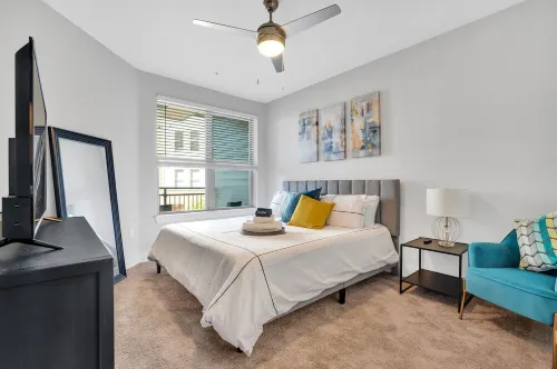 LUX KING+QUEEN beds*NoDa/Uptown*walk to dine & ent