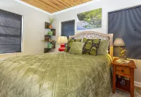 2 bedroom downstairs The Henry House and Queen pull out sofa