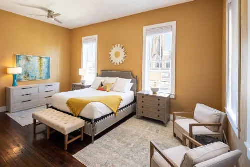Stunning 3 BR/3 BA loft apartment w/balcony overlooking historic downtown!