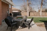 Denver Getaway - Game Room-Fire Pit-10min to DT Hotels near Rock AG Church