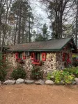 Cozy Cabin Gas Fireplace Heated Floors One Bedroom Studio