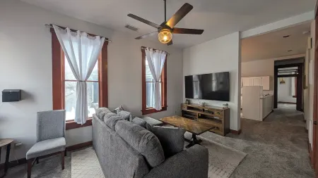 Oregon District - 3 Rms w/King - Free Coffee & Tea