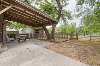 || McKinney Manor || Cottage in Historic Downtown McKinney
