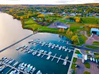 Comfortable suite, great location, easy access to Lake Superior!