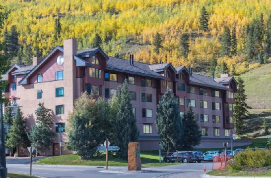 LUXURY STUDIO+BUNK ROOM, VIEWS, MINS TO LIFTS /SHOPS, ONSITE HOT TUB, GARAGE Hotels near Kokomo