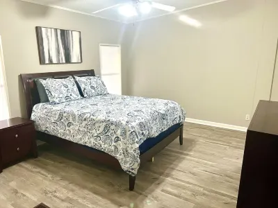 Nice 3-bedroom home near Lake Charles in Sulphur! Hotels near Sam Houston Jones State Park