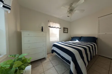 Charming, dog-friendly beach house downstairs