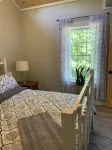 PET FRIENDLY The Barn Studio w/private bedroom
