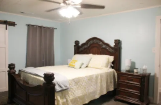 Cozy lake house w/Lake Conroe access- pet friendly!