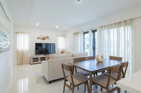 Casa Serenity - 4BR Homes for big families - Near Florida Keys!