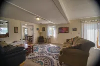 Cozy renovated barn apartment on first floor