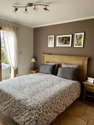 Loue Belle Maison au Calme Avec sa Piscine Privée Hotels near La Guilde des Vignerons du Thoronet