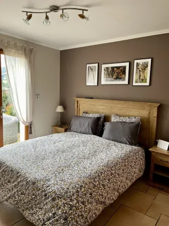 Loue Belle Maison au Calme Avec sa Piscine Privée Отели в г. Var