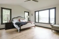 Lakefront Retreat on South Center Lake