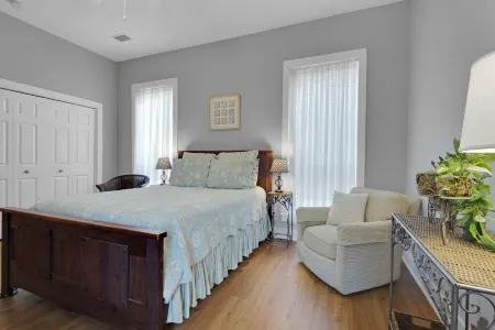 Welcome to the Delightful Mermaid Cottage! FREE Beach Serv.  In Season Mar - Oct