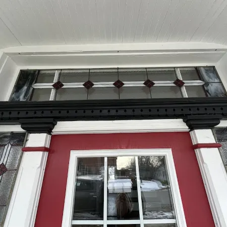 Victorian charmer just steps from the lake!