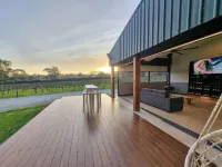 May Layne @ WayWood - Modern open plan living studio amongst the vines Hotel a McLaren Flat