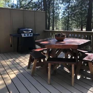 Classic Otter Cabin: Near Village & SHARC