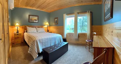 Spacious 3 bedroom 2 bath lodging near trails, with lots of off-street parking!