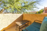 2BD Gated Condo, Pool, Patio, Near University of Arizona, Tucson AZ 🌵
