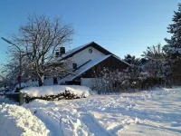 Absolutely quiet 3 Room Apartment "At Isar River Park",  near Munichs Centre Hotels in Grunwald