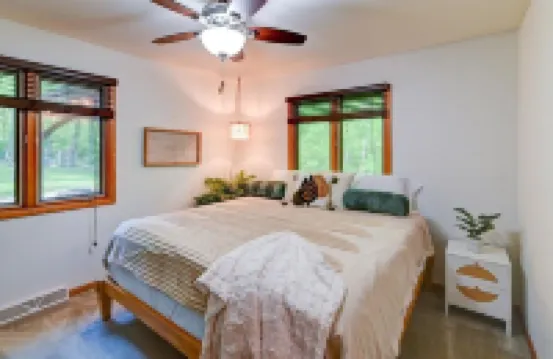 New Ownr Specl - Hilltop Oasis w/ HotTub+Sauna-Close to Wis Dells & Baraboo!