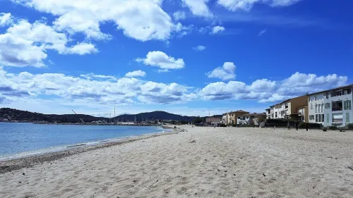 Newly renovated 2-room apartment in "Venise Provençale Hotels in Grimaud