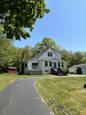 Clover Mountain House – A Historic Retreat Near Hunter Mountain
