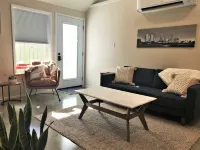Cozy Southside Studio & Loft with full amenities & close to several hot spots!
