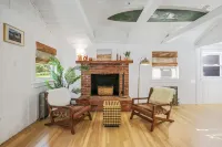 Affordable Luxury Resort Home with an in-Ground Heated Pool & Hot Tub. Sleeps 10