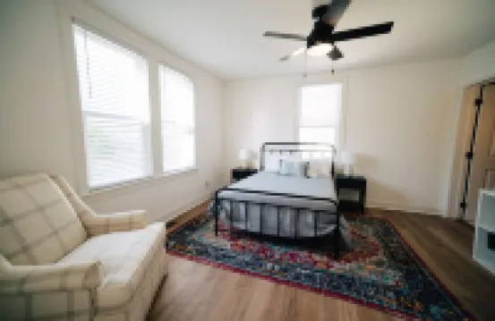 SoKno Bungalow*Walk to Downtown Hotels near Ijams Nature Center