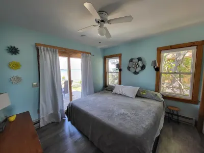 Angie's Beach House-on Torch Lake, MI. Can Walk to the Sandbar, Northern View.