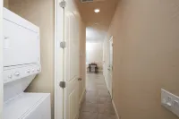 Sparkling & New KING I Close to Necessities 프레즈노 호텔