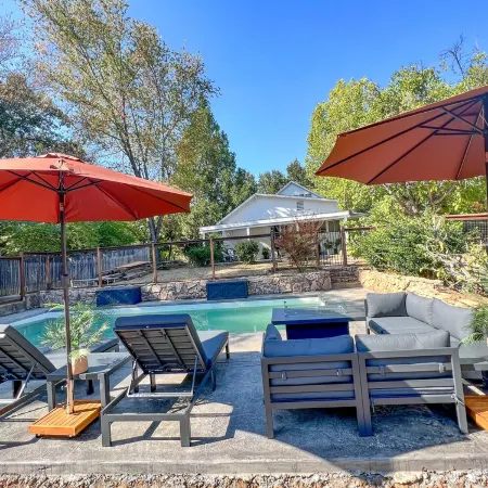 Coyote Creek Ranch + Pool House Near Murphy’s