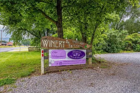 Cozy place near Shenandoah National Park, Luray Caverns & 30min to Massanutten!