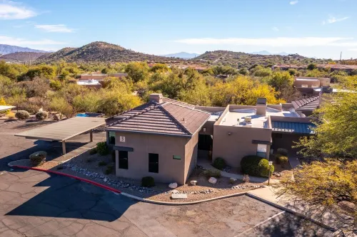 Casa Bonita Oasis at Greens!  First floor 3 bd w/ private patio and yard!