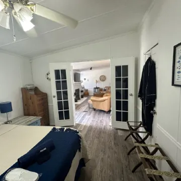 Waterfront Retreat on River with LG Dock Amazing Views & Wildlife