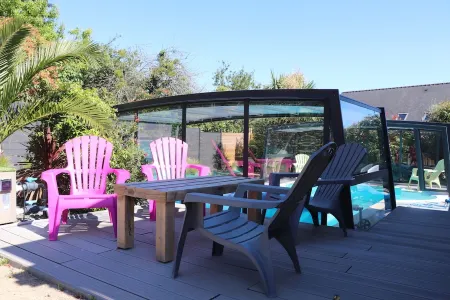 Plénitude Bretonne year-round heated indoor pool, Jacuzzi, massages