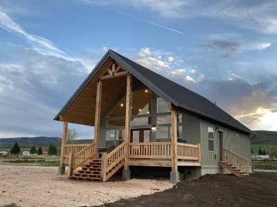 Cozy Cabin With a View of Bear Lake