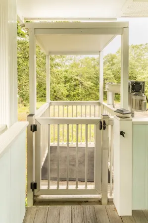 Fly Away from the Day-to-Day! Quiet & Peaceful 2Br Oasis Yet Close Enough to All