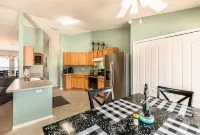 🍹🌞 Tropical Paradise! Heated Pool, Boat Parking, Near Beaches!