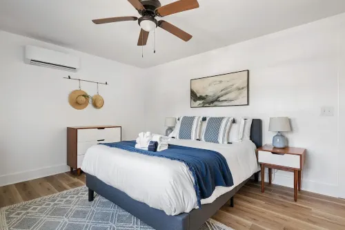 Cozy Chateau in the Heart of Park Circle