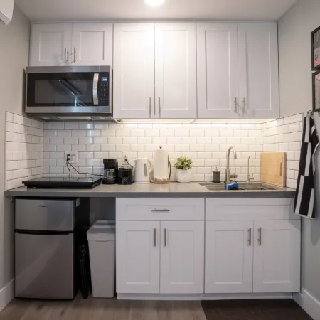 Modern Private Cozy Suite - Mins from Everything