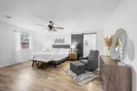Luxurious Modern Farmhouse 3BR/2BA