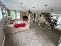 Large Townhouse overlooking Bellaire 2 blocks away Hotels in Kearney Township