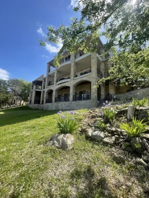 Lake front, three-story home! Great multi-family getaway with new WiFi!!