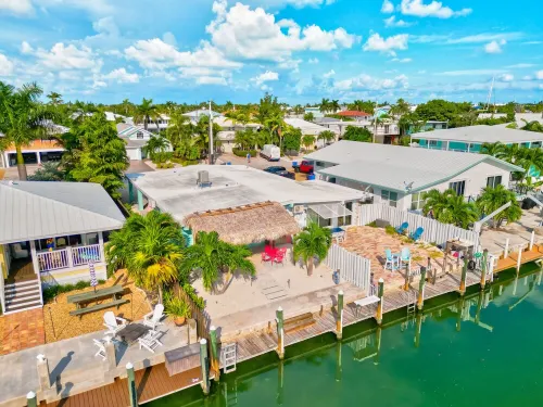 Trip Around the Sun 2/2 + dockage & cabana club Hotels in Key Colony Beach