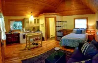 Blue Gate Cottage on the Rogue River Alpacas at Lone Ranch 주변 호텔